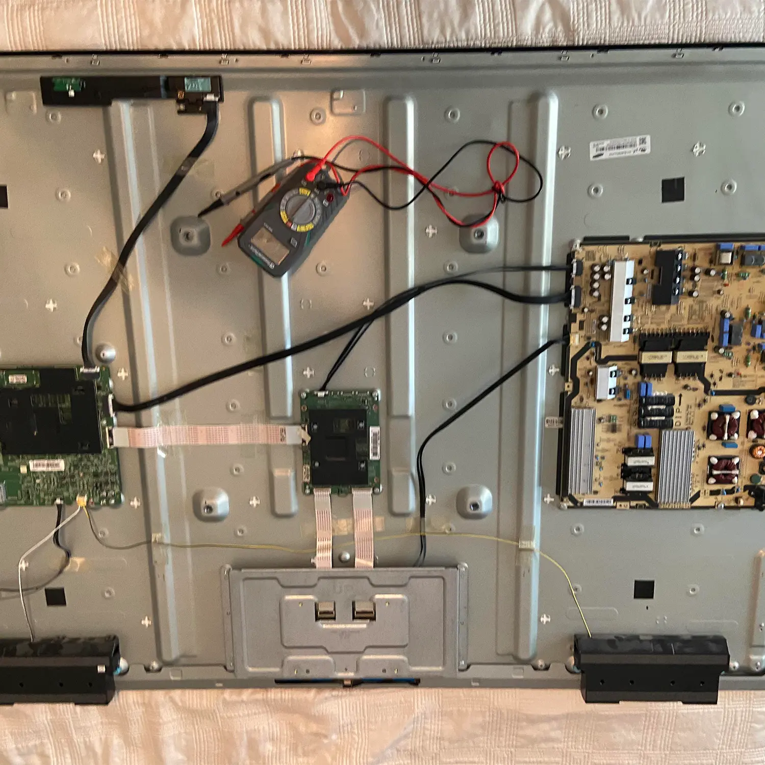 টিভি চলছে না